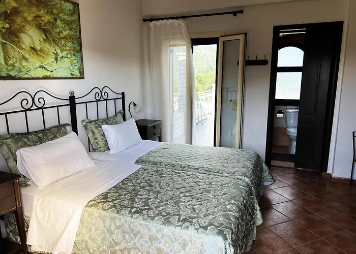 Stalakton Country Maisonettes *